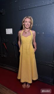 Cat Deeley feet photo thumbnail