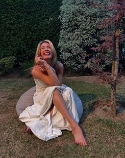 Cat Deeley feet photo thumbnail