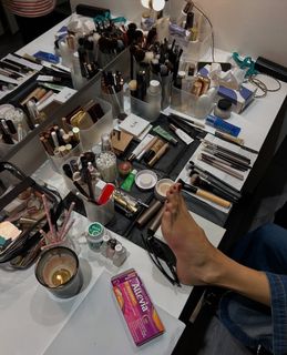 Cat Deeley feet photo thumbnail