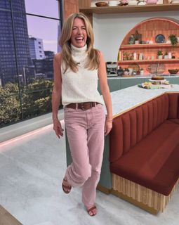 Cat Deeley feet photo 6