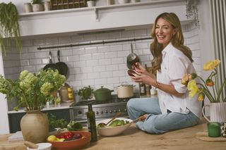 Cat Deeley feet photo 3