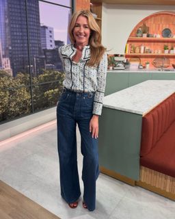 Cat Deeley feet photo 17