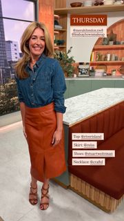 Cat Deeley feet photo 2