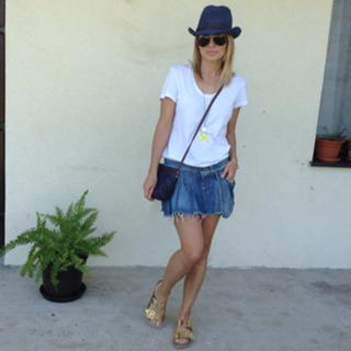 Catalina Grama feet photo 11