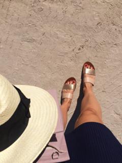 Catalina Grama feet photo 3