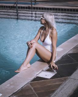 Catalina Grama feet photo 8