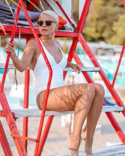Catalina Grama feet photo 8
