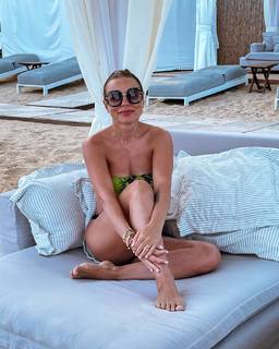 Catalina Grama feet photo 2