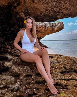 Catalina Grama feet photo 4