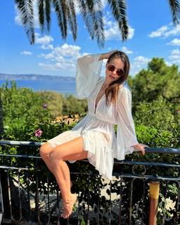 Catalina Grama feet photo 3