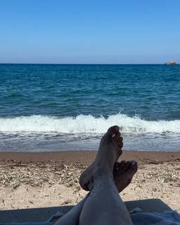 Catalina Grama feet photo 1