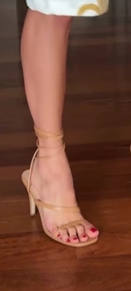 Catalina Gómez feet photo 6
