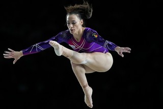 Catalina Ponor feet photo 5