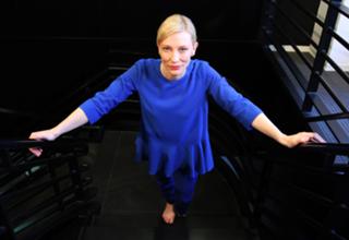 Cate Blanchett feet photo thumbnail