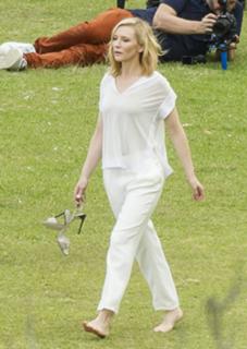 Cate Blanchett feet photo thumbnail