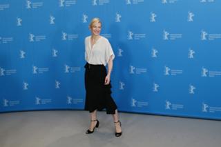 Cate Blanchett feet photo thumbnail