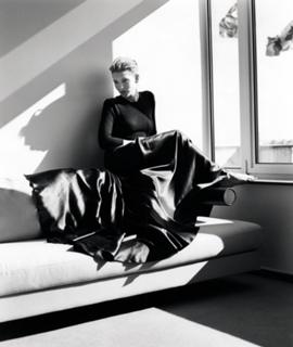 Cate Blanchett feet photo thumbnail