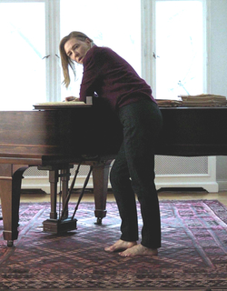 Cate Blanchett feet photo thumbnail