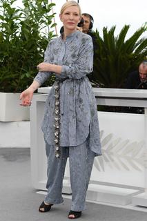 Cate Blanchett feet photo thumbnail