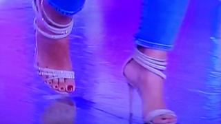 Caterina Balivo feet photo thumbnail