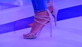 Caterina Balivo feet photo thumbnail