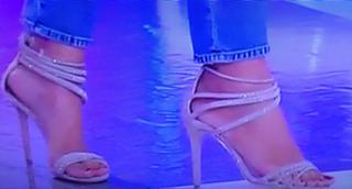 Caterina Balivo feet photo thumbnail