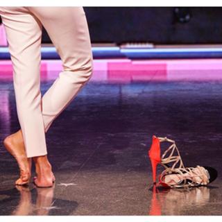 Caterina Balivo feet photo thumbnail