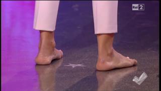 Caterina Balivo feet photo thumbnail