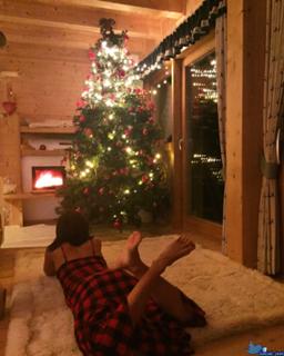 Caterina Balivo feet photo thumbnail