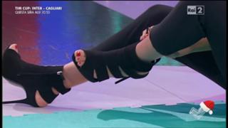 Caterina Balivo feet photo thumbnail