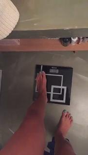 Caterina Balivo feet photo thumbnail