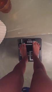 Caterina Balivo feet photo thumbnail