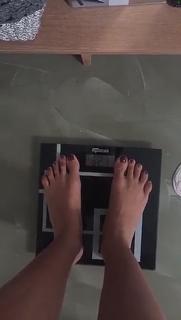 Caterina Balivo feet photo thumbnail