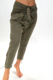 Caterina Balivo feet photo thumbnail