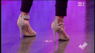 Caterina Balivo feet photo thumbnail