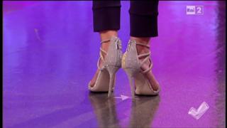 Caterina Balivo feet photo thumbnail