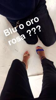 Caterina Balivo feet photo thumbnail