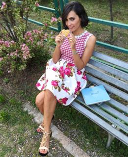 Caterina Balivo feet photo thumbnail