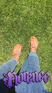 Caterina Balivo feet photo thumbnail