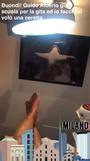 Caterina Balivo feet photo thumbnail