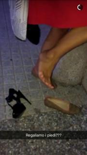 Caterina Balivo feet photo thumbnail
