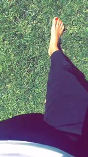 Caterina Balivo feet photo thumbnail