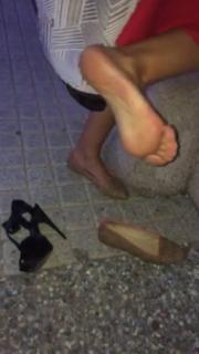 Caterina Balivo feet photo thumbnail