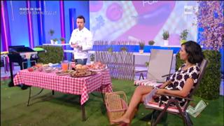 Caterina Balivo feet photo thumbnail