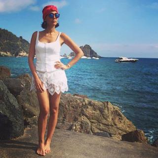 Caterina Balivo feet photo thumbnail