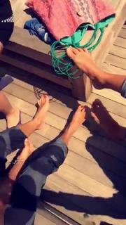 Caterina Balivo feet photo thumbnail