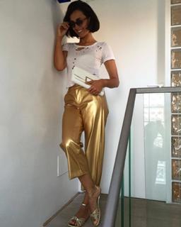 Caterina Balivo feet photo thumbnail