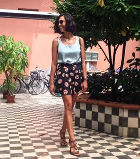 Caterina Balivo feet photo thumbnail
