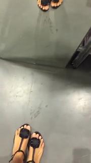 Caterina Balivo feet photo thumbnail