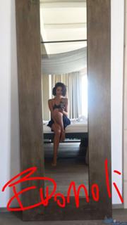 Caterina Balivo feet photo thumbnail